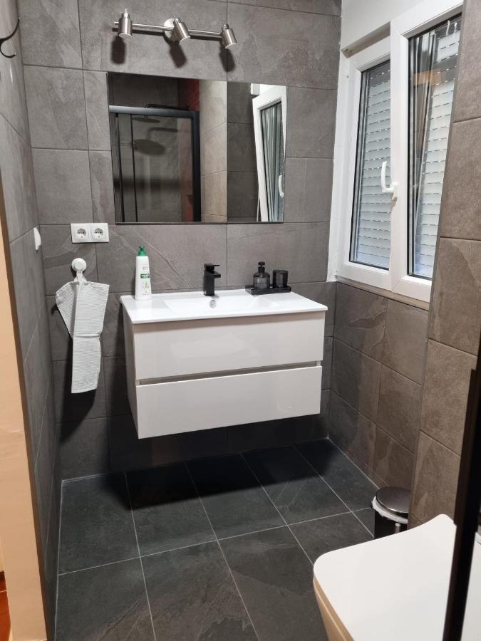 Center Apartment *