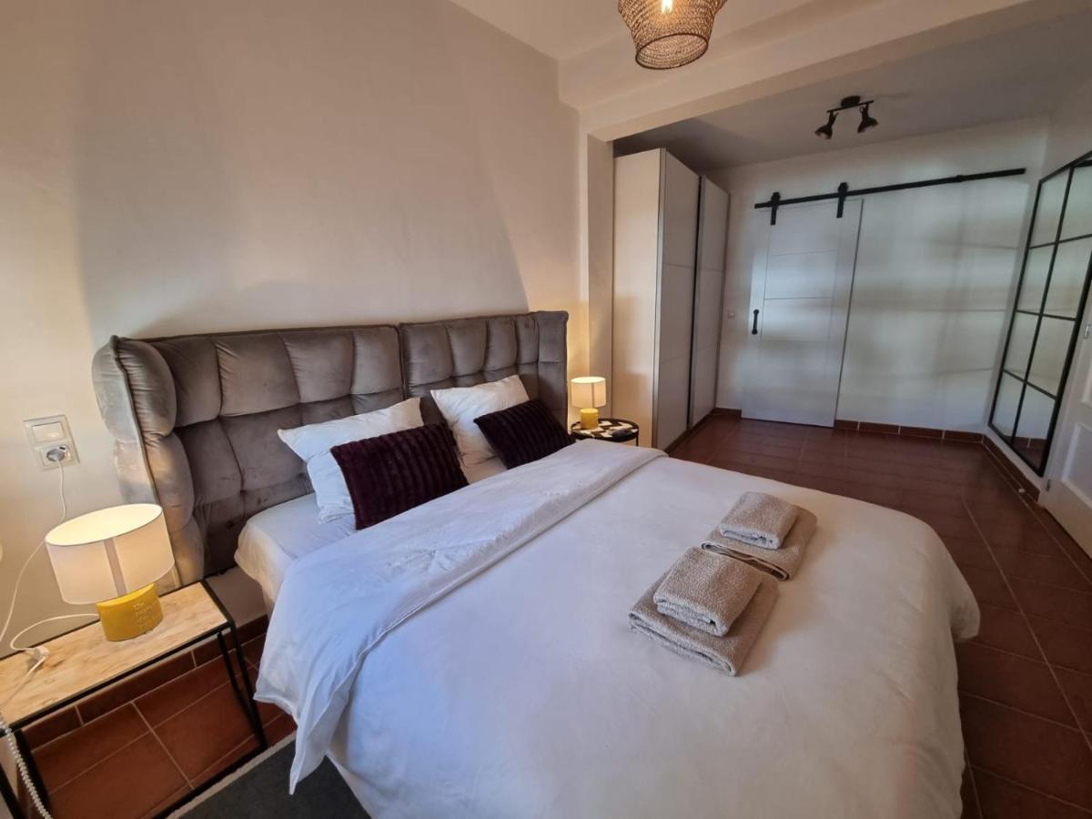 Center Apartment *
